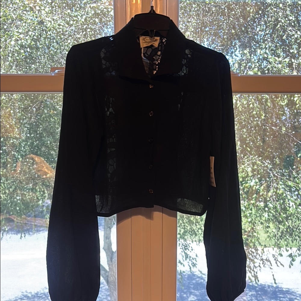 Joyfolie Black Buttoned Crop Blouse